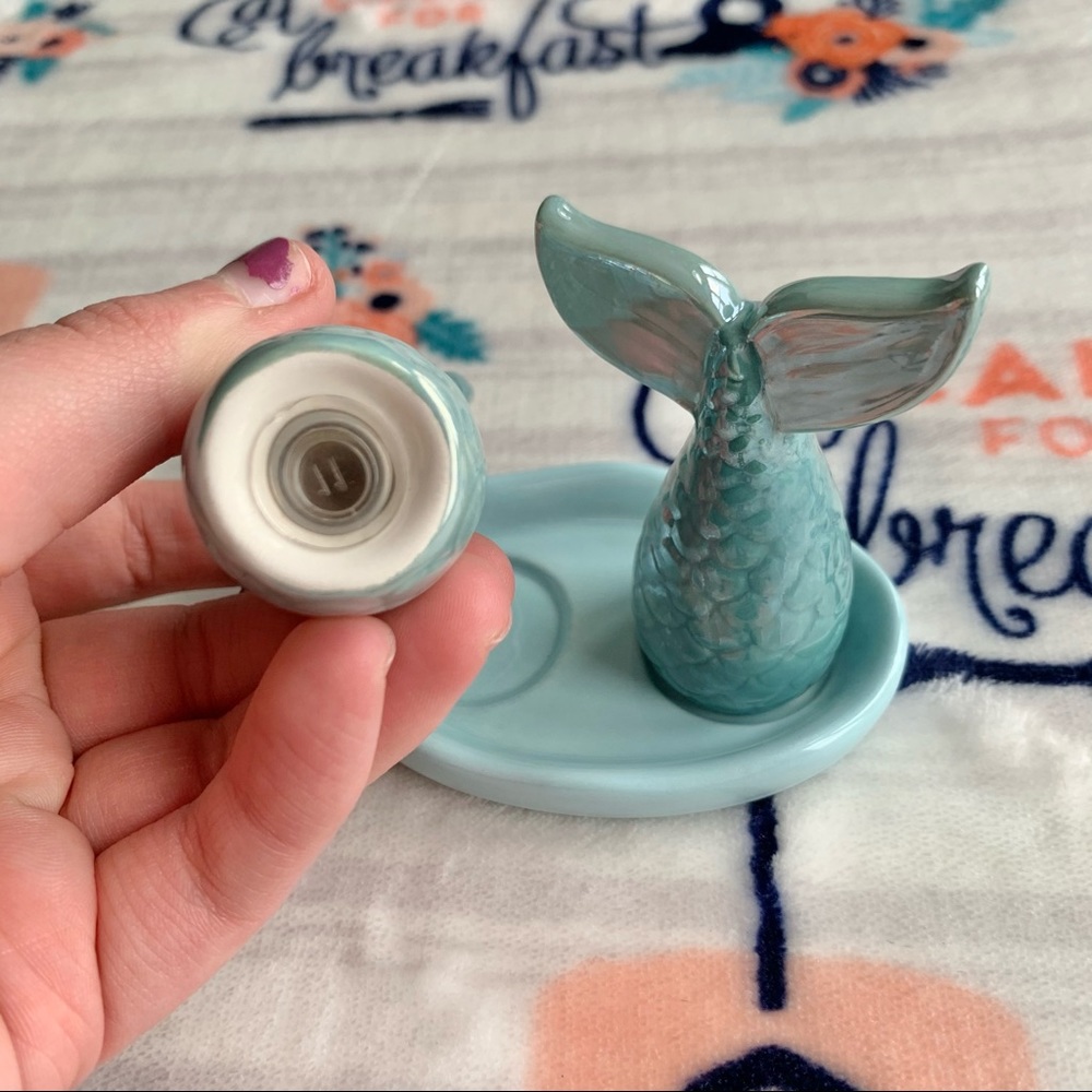 🧜🏻‍♀️ Nautical Coastal Teal Mermaid Fin S & P Shakers - Picture 5 of 7